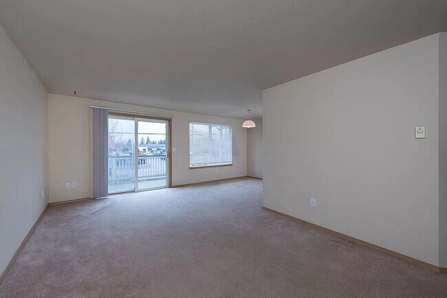 Building Photo - 218