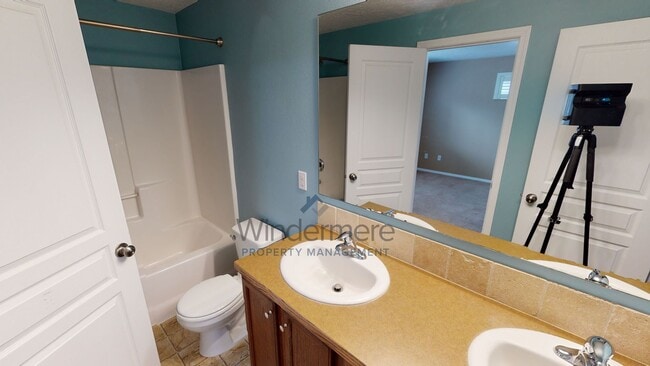 Building Photo - 1233 Southwest Carver Street