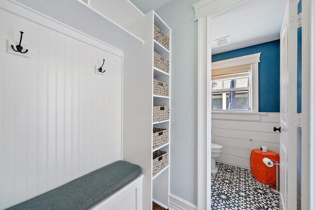 Building Photo - 3109 Washington Rd