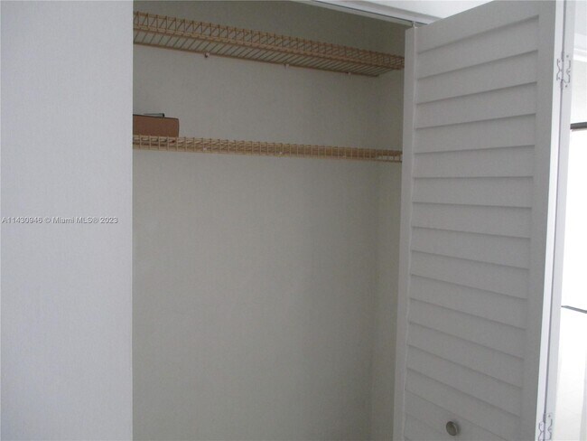 Building Photo - 1865 Brickell Ave