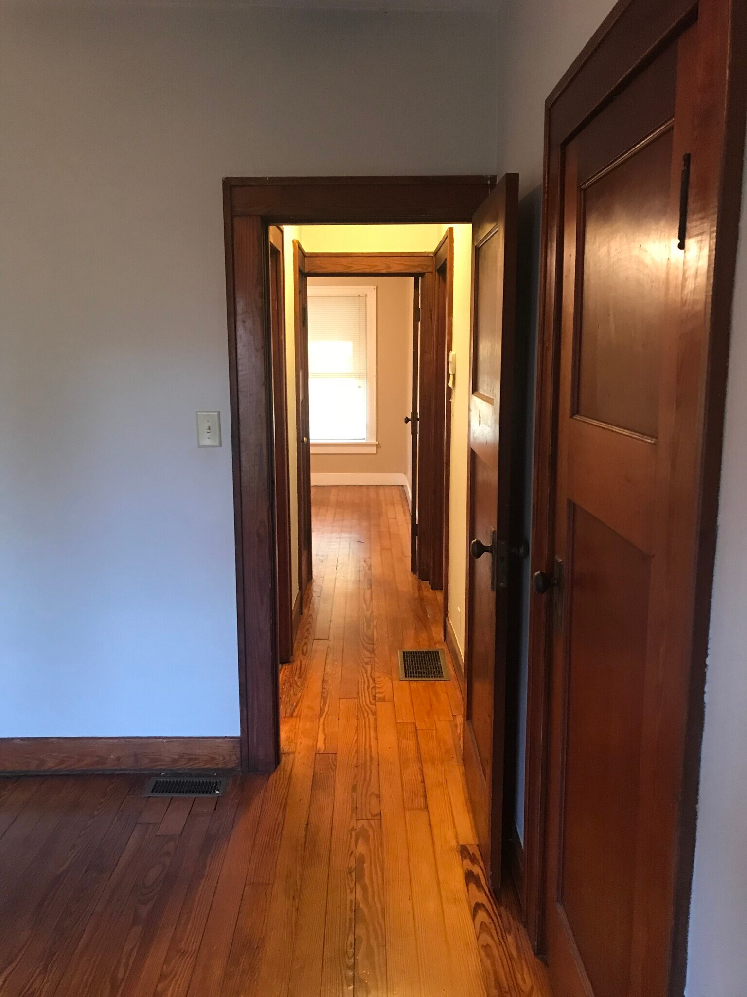 Building Photo - 1409 Highview Ave