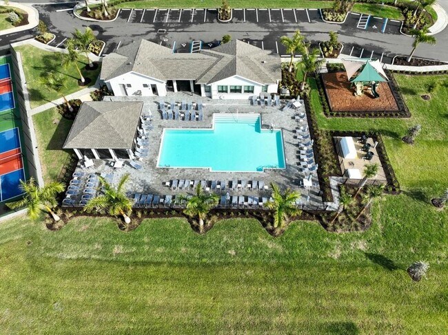 Building Photo - 8568 Shr Lk Dr