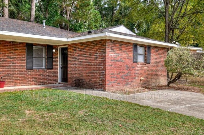 Building Photo - 318A Old Plantation Road