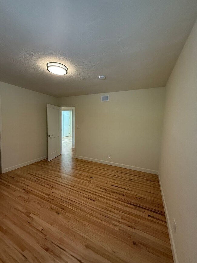 Building Photo - Panoramic Ocean View Home in Aptos! Move in incentive!