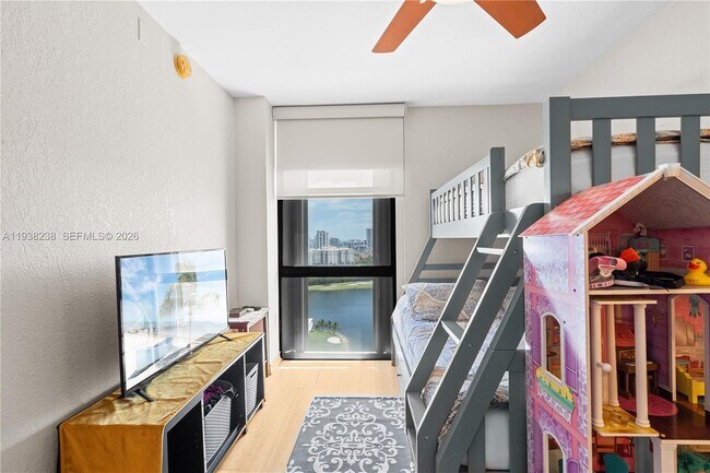 Building Photo - 3675 N Country Club Dr