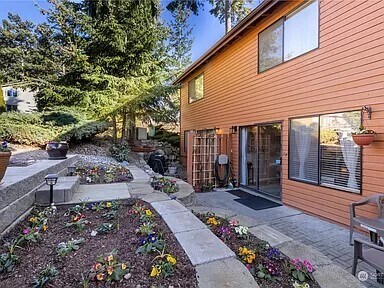 Building Photo - 690 NW Atalanta Way