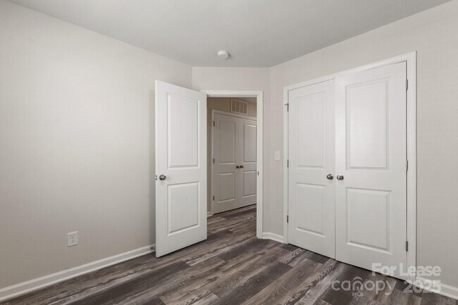 Building Photo - 117 Dogwood Vlg Trl