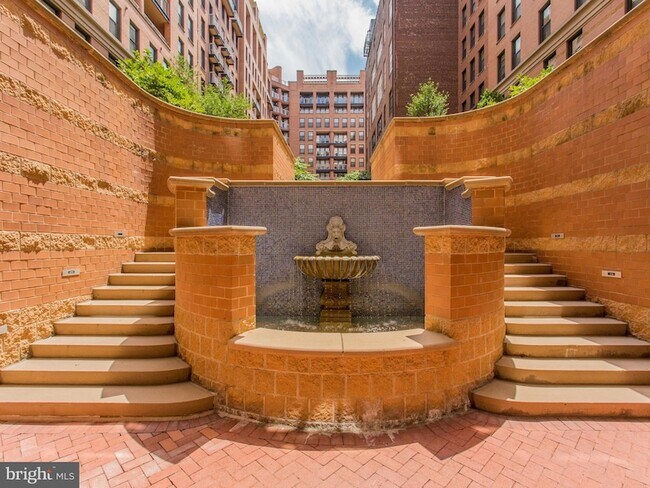 Building Photo - 616 E Street NW Unit 256