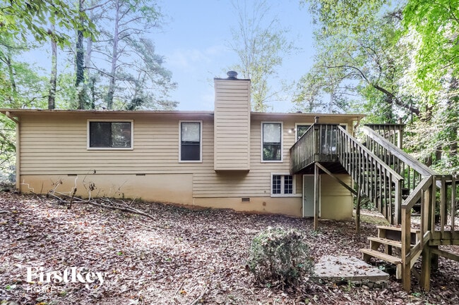 Building Photo - 3226 Deshong Dr SW