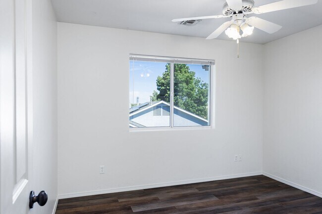 Building Photo - 8381 E Hopi Cir