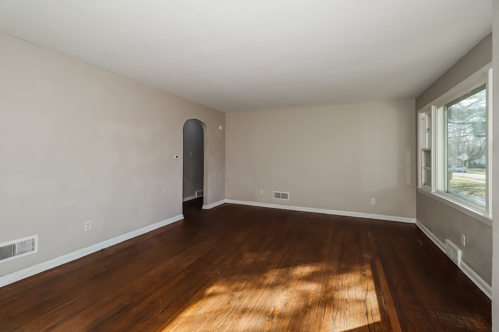 Building Photo - 1850 Huey St