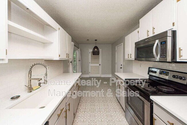 Building Photo - 1326 Battery Stevens Ct