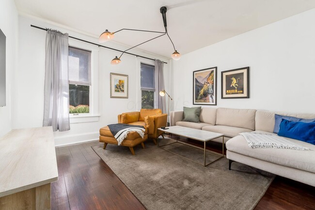 Building Photo - 745 Mohawk St