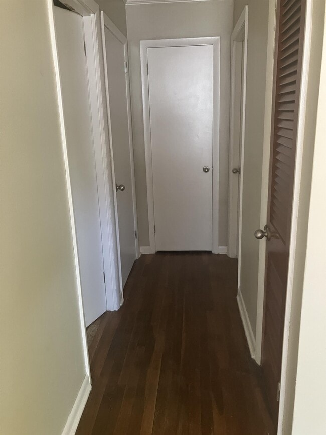 Building Photo - 113 Meek St