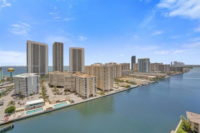 Building Photo - 2600 E Hallandale Beach Blvd
