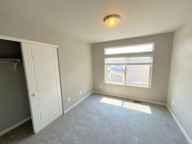 Building Photo - 3 Bedrooom Home Available Near Dublin Blvd...