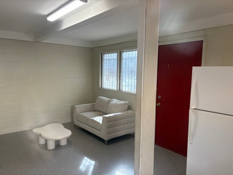 Building Photo - 1238 Rycroft St