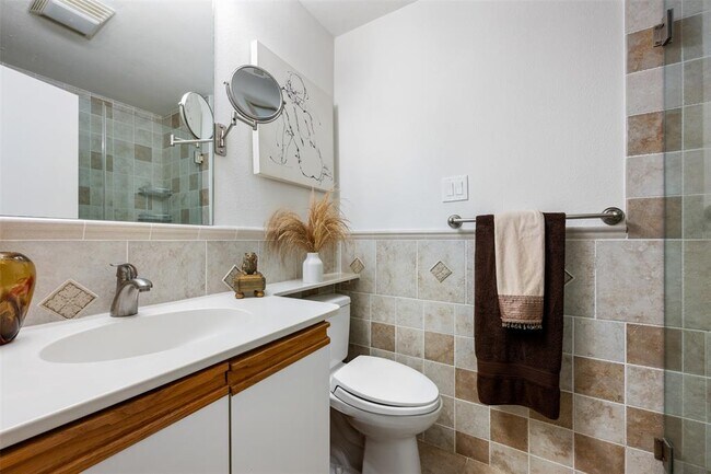 Building Photo - 9504 Quail Village Ln