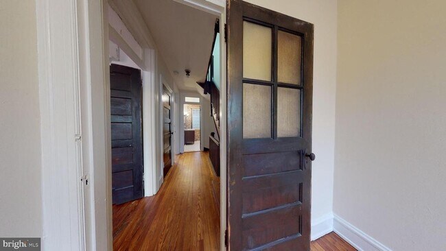 Building Photo - 728 Rock Creek Church Rd NW