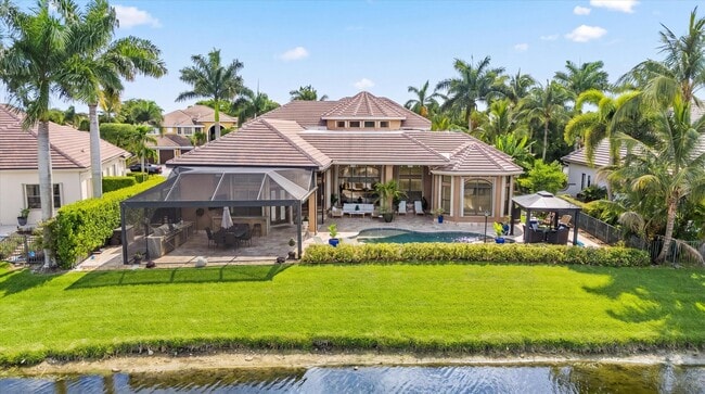 Building Photo - 10771 Versailles Blvd