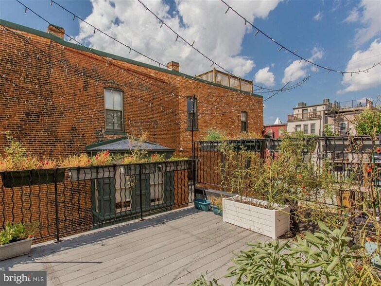 Building Photo - 500 M St NW