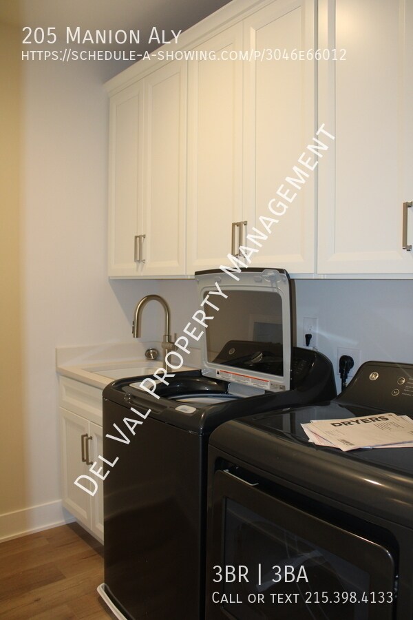 Building Photo - 205 Manion Aly