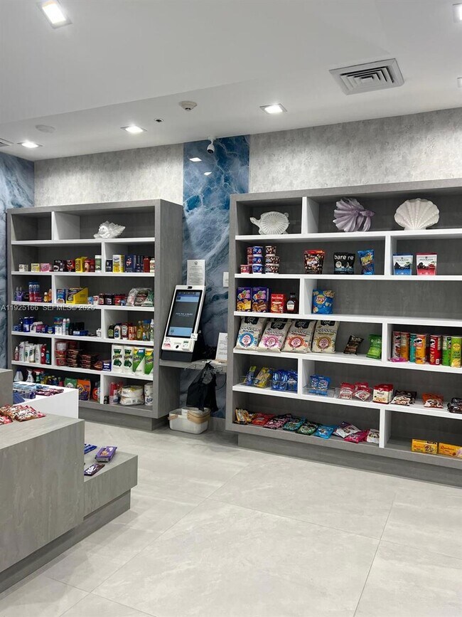 Building Photo - 1581 Brickell Ave