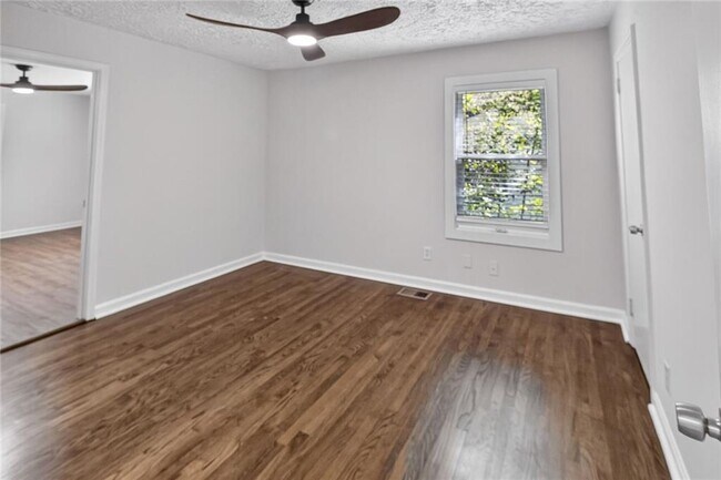 Building Photo - 475 Center Hill Ave NW