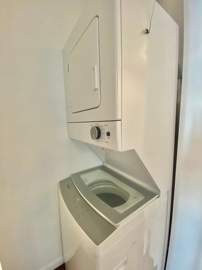 Building Photo - 155 N Harbor Dr