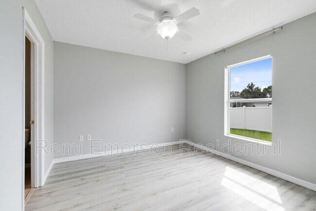 Building Photo - 12 Sawfish Ln