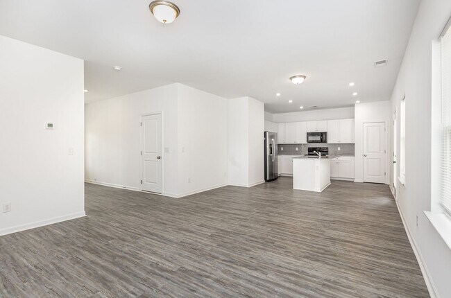 Building Photo - Charming 3-Bedroom Home in Columbia – Avai...