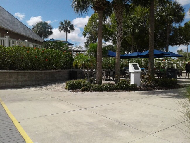 Building Photo - 2113 Sawgrass Ln