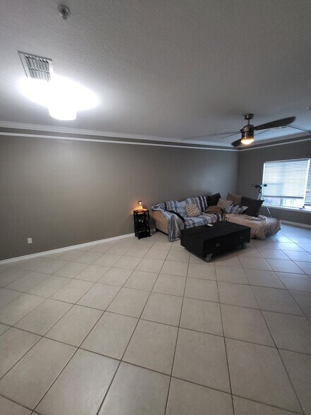 Building Photo - 4333 Bayside Village Dr