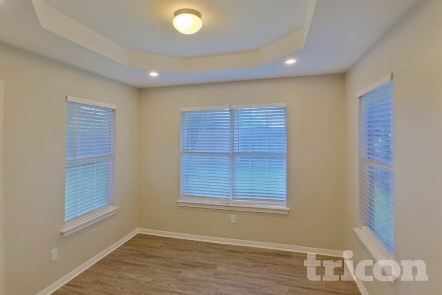 Building Photo - 1012 Brookhaven Dr
