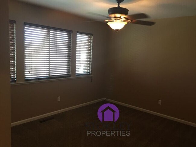 Building Photo - 158 Glenview Dr