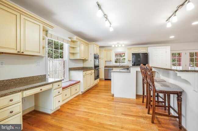Building Photo - 12027 Devilwood Dr