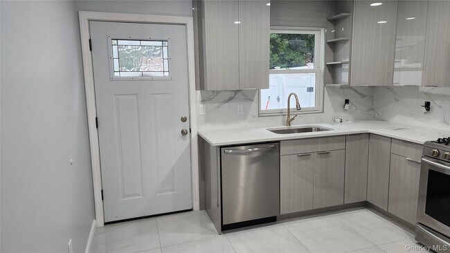 Building Photo - 126 Forest Ave