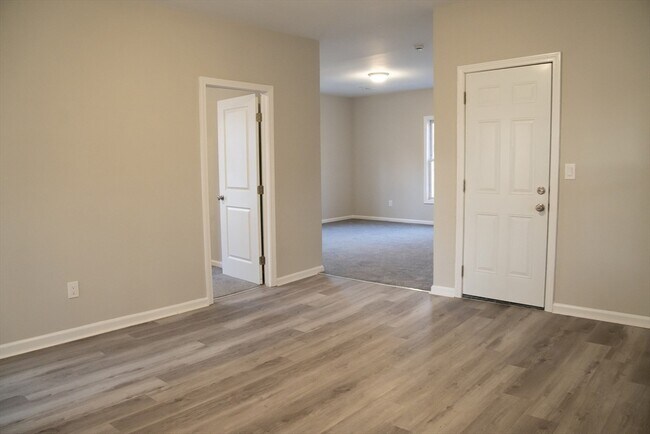 Building Photo - 57 Cottage St