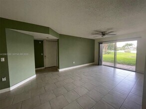 Building Photo - 5005 Wiles Rd