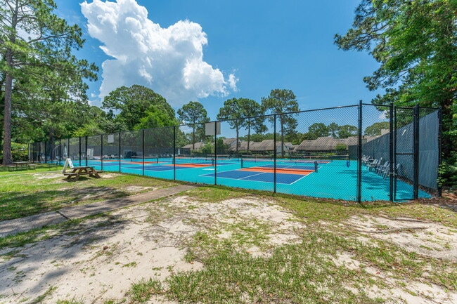 Building Photo - 1219 Oakmont Dr