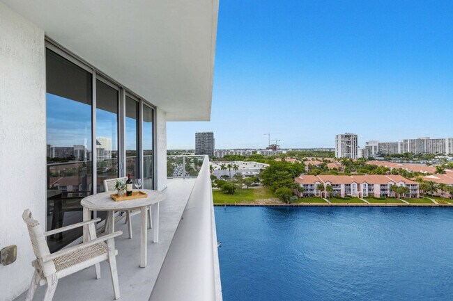 Building Photo - 4010 S Ocean Dr