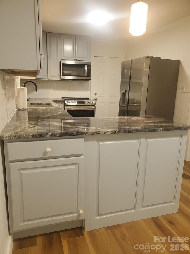 Building Photo - 15640 Ewart Rd