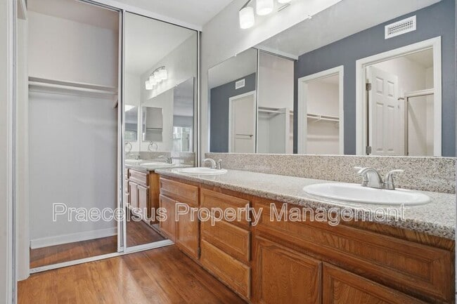 Building Photo - 1535 Apache Dr