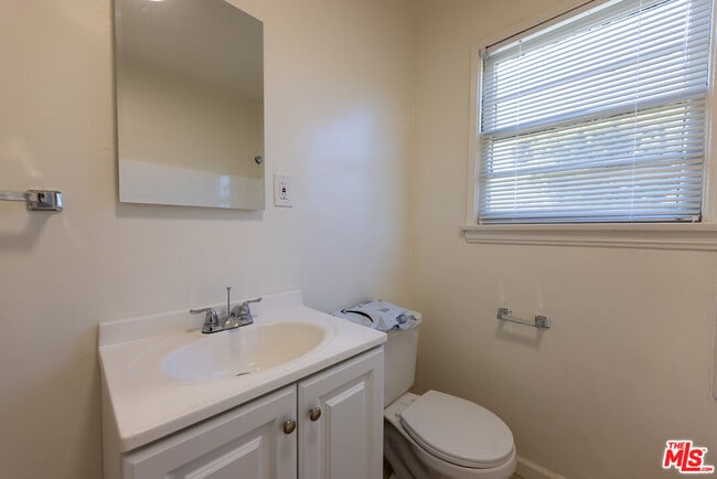 Building Photo - 1940 S Robertson Blvd