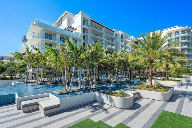 Building Photo - 220 SE Mizner Blvd