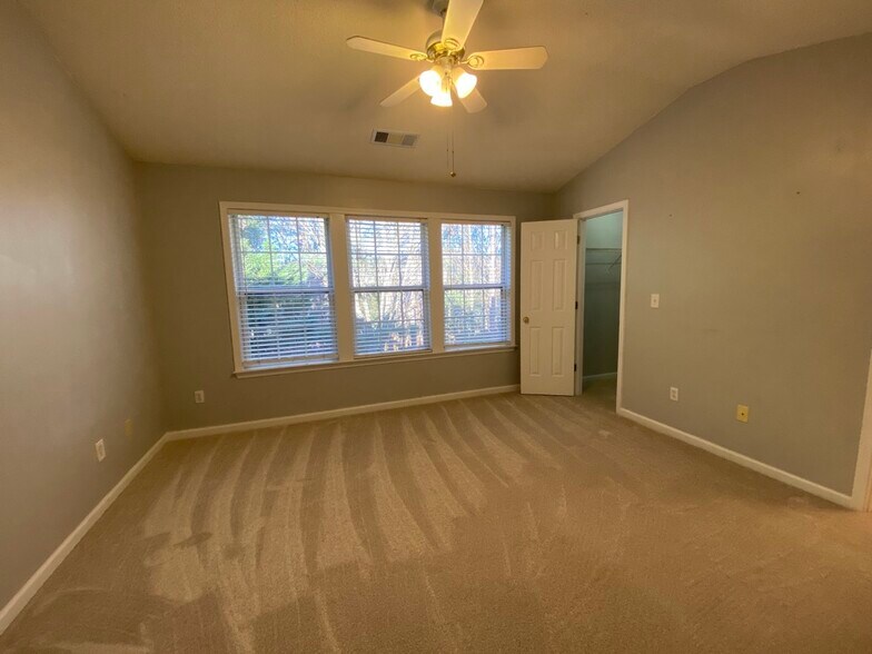 Building Photo - 4645 Valais Ct