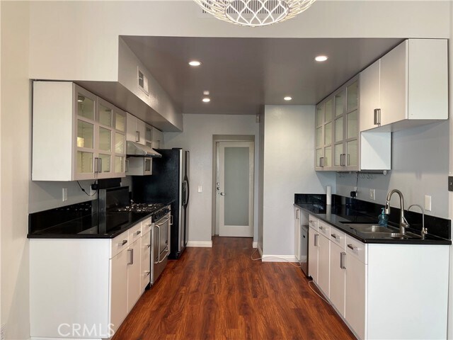 Building Photo - 5315 Village Cir Dr