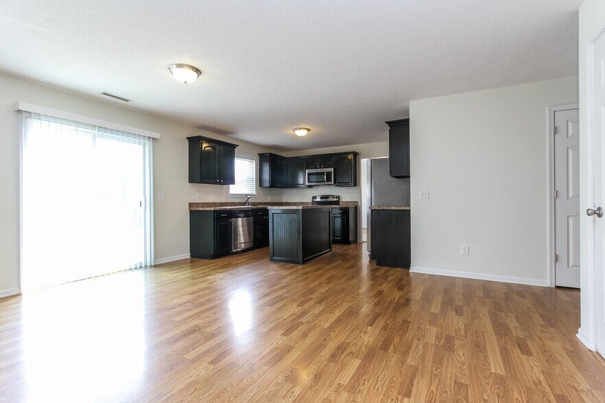 Building Photo - 10783 Standish Pl