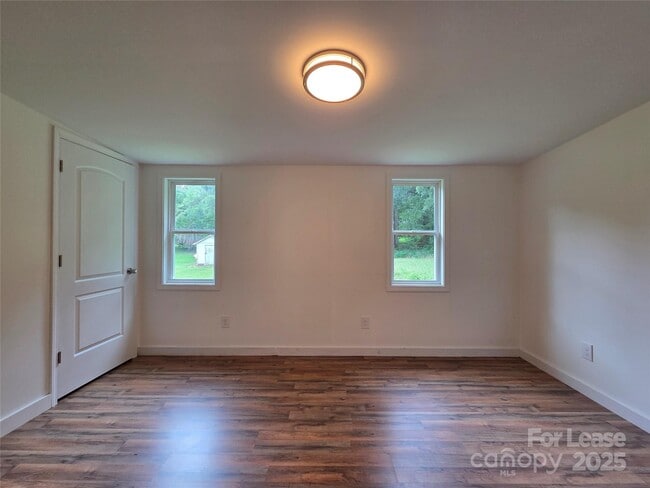Building Photo - 2128 Hodgin St