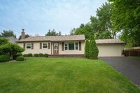 Building Photo - Three Bedroom Home in the Heart of Portage